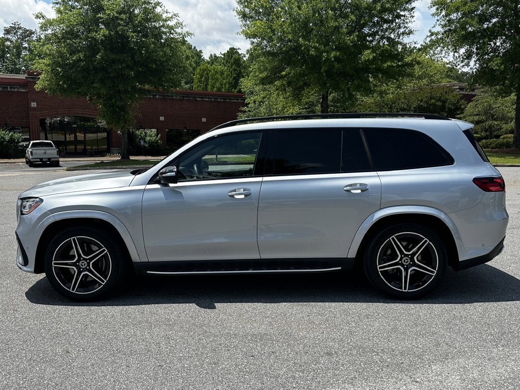 Certified 2025 Mercedes-Benz GLS 450 4MATIC w/ AMG Line Exterior image 5