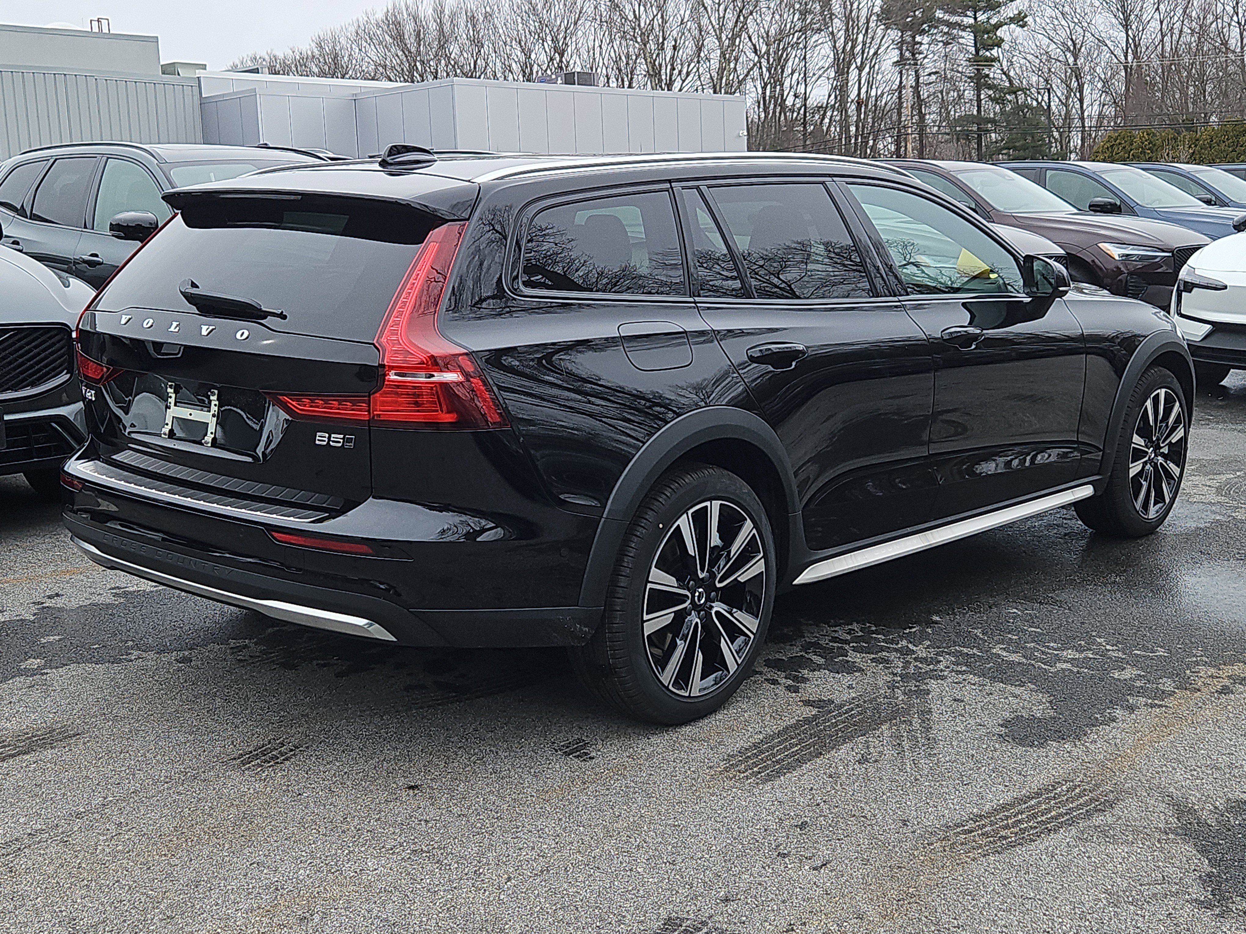 New 2026 Volvo V60 B5 Cross Country Ultra w/ Protection Package Premier image 2