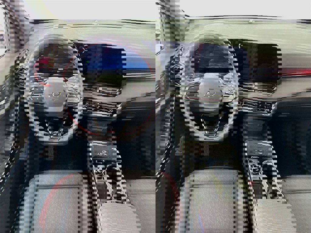 Used 2025 Chevrolet Equinox RS w/ Safety and Technology Package image 2