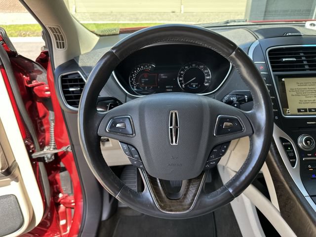 Used 2016 Lincoln MKX Reserve w/ Technology Package FWD image 15