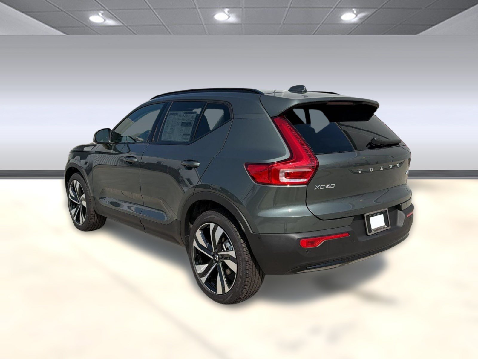 New 2026 Volvo XC40 B5 Plus w/ Climate Package AWD/4WD image 3