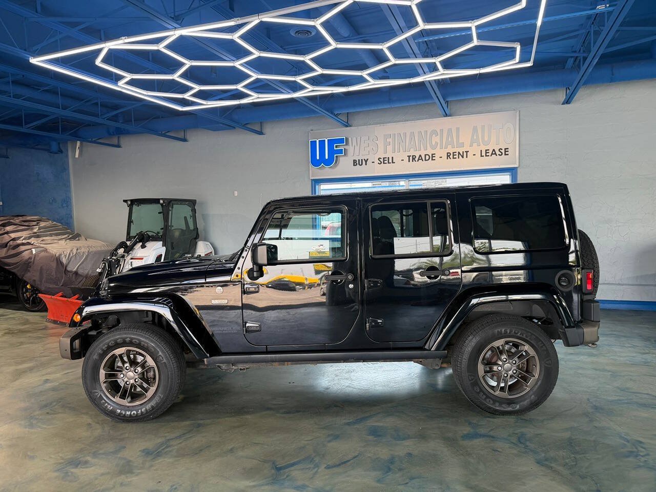 Used 2017 Jeep Wrangler Unlimited Sahara AWD/4WD image 6