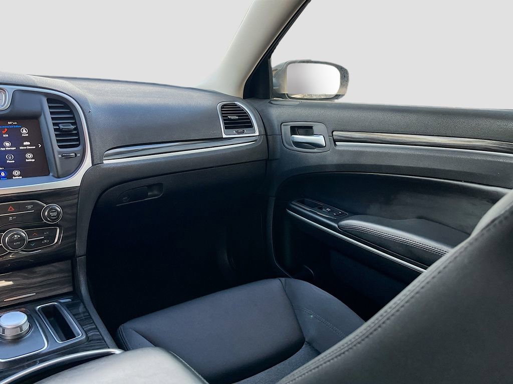 Used 2022 Chrysler 300 Touring w/ Sport Appearance Package RWD image 21