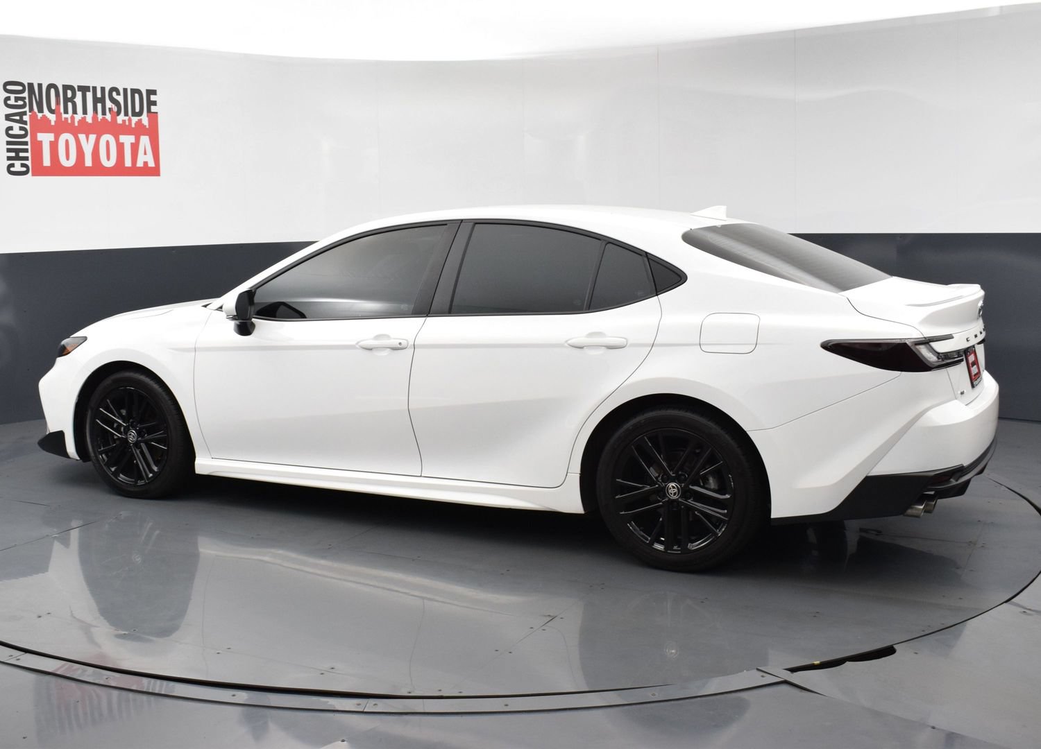 Used 2026 Toyota Camry SE FWD image 2