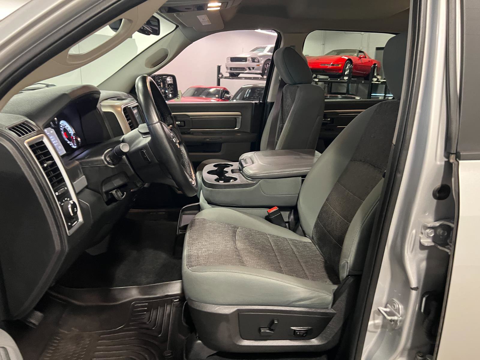 Used 2017 RAM 1500 Big Horn image 9