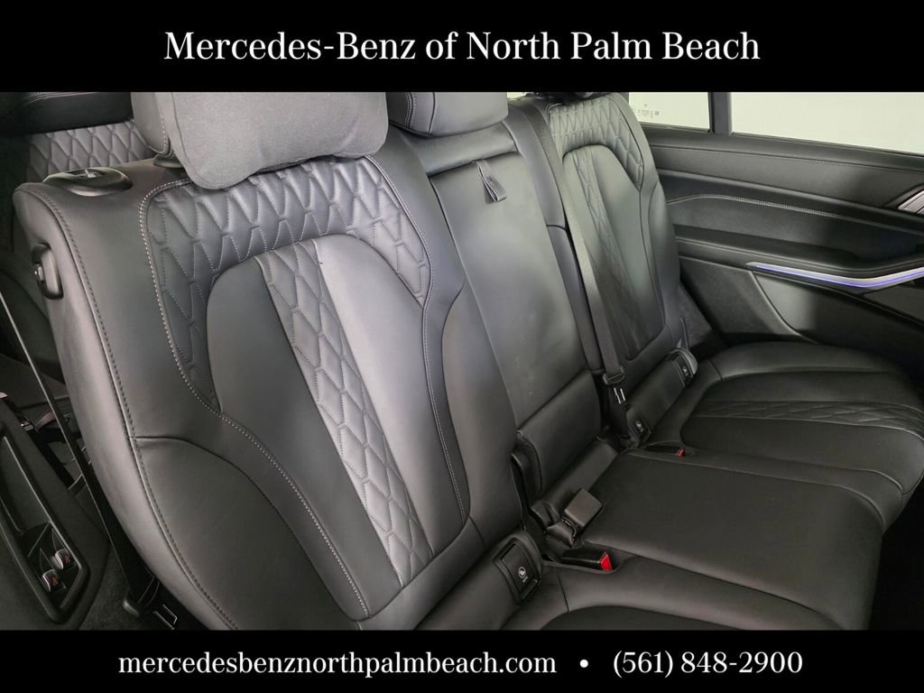 Used 2024 BMW X7 xDrive40i w/ M Sport Package image 28