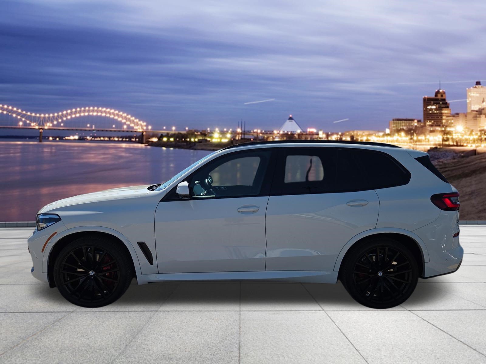 Used 2022 BMW X5 sDrive40i w/ M Sport Package RWD image 2