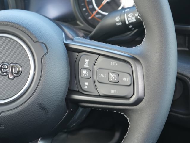 Used 2025 Jeep Gladiator Sport AWD/4WD image 14