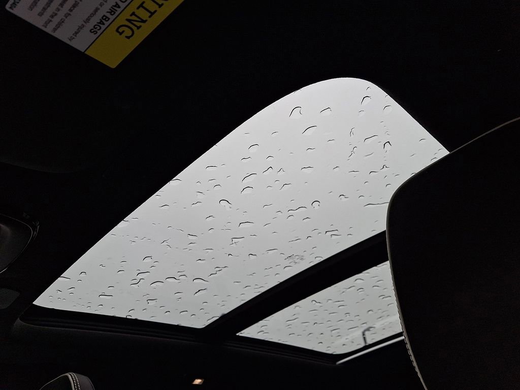 Used 2022 Volvo XC40 P8 Recharge Ultimate image 18