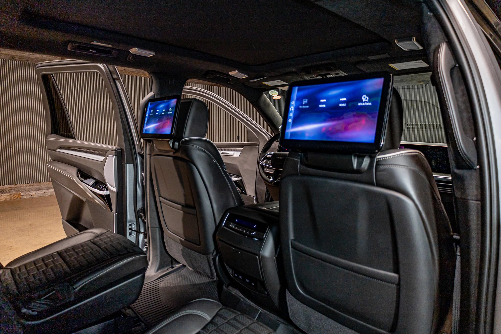 Used 2026 Cadillac Escalade V w/ LPO, ONYX Package AWD/4WD image 27