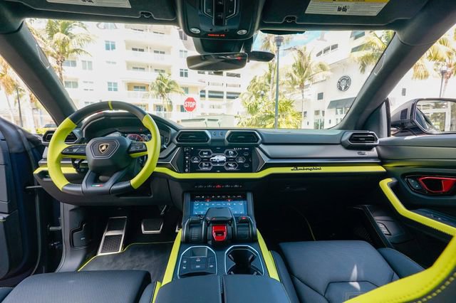 Used 2025 Lamborghini Urus SE image 79