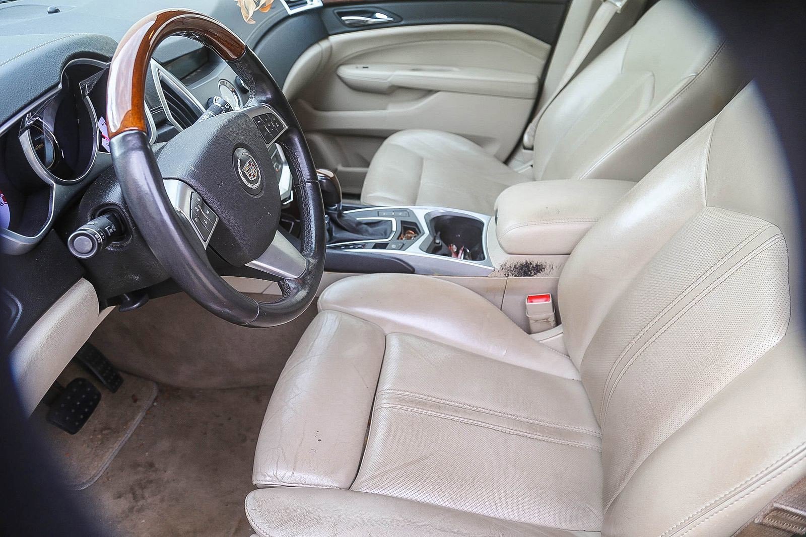 Used 2011 Cadillac SRX Luxury image 5