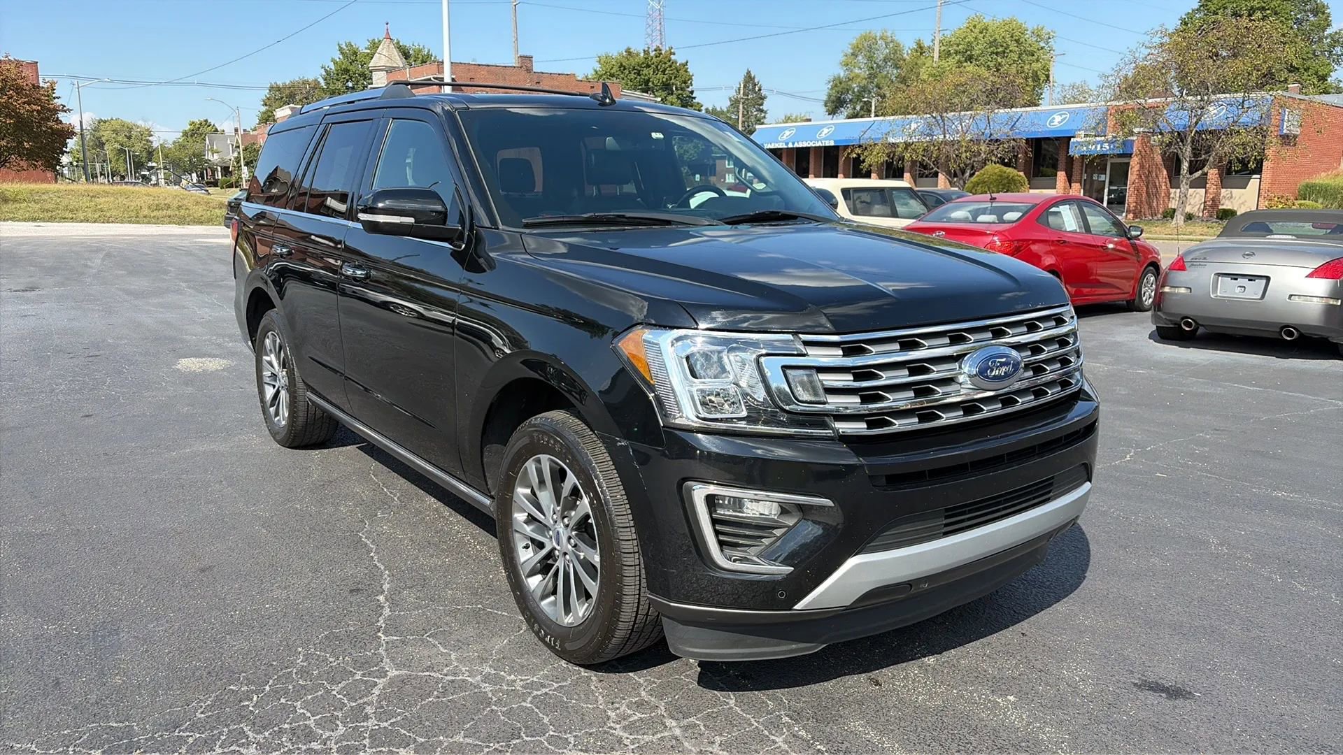 Used 2018 Ford Expedition Limited image 3