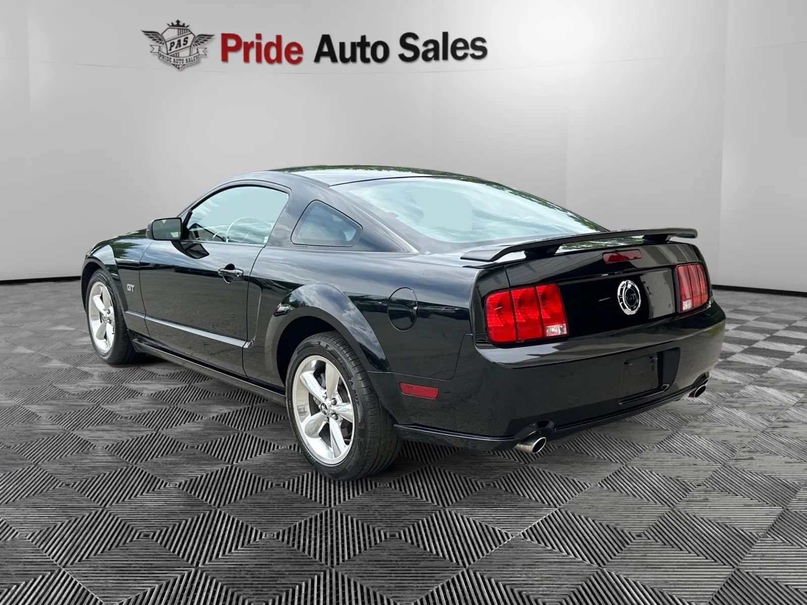 Used 2007 Ford Mustang GT RWD image 5