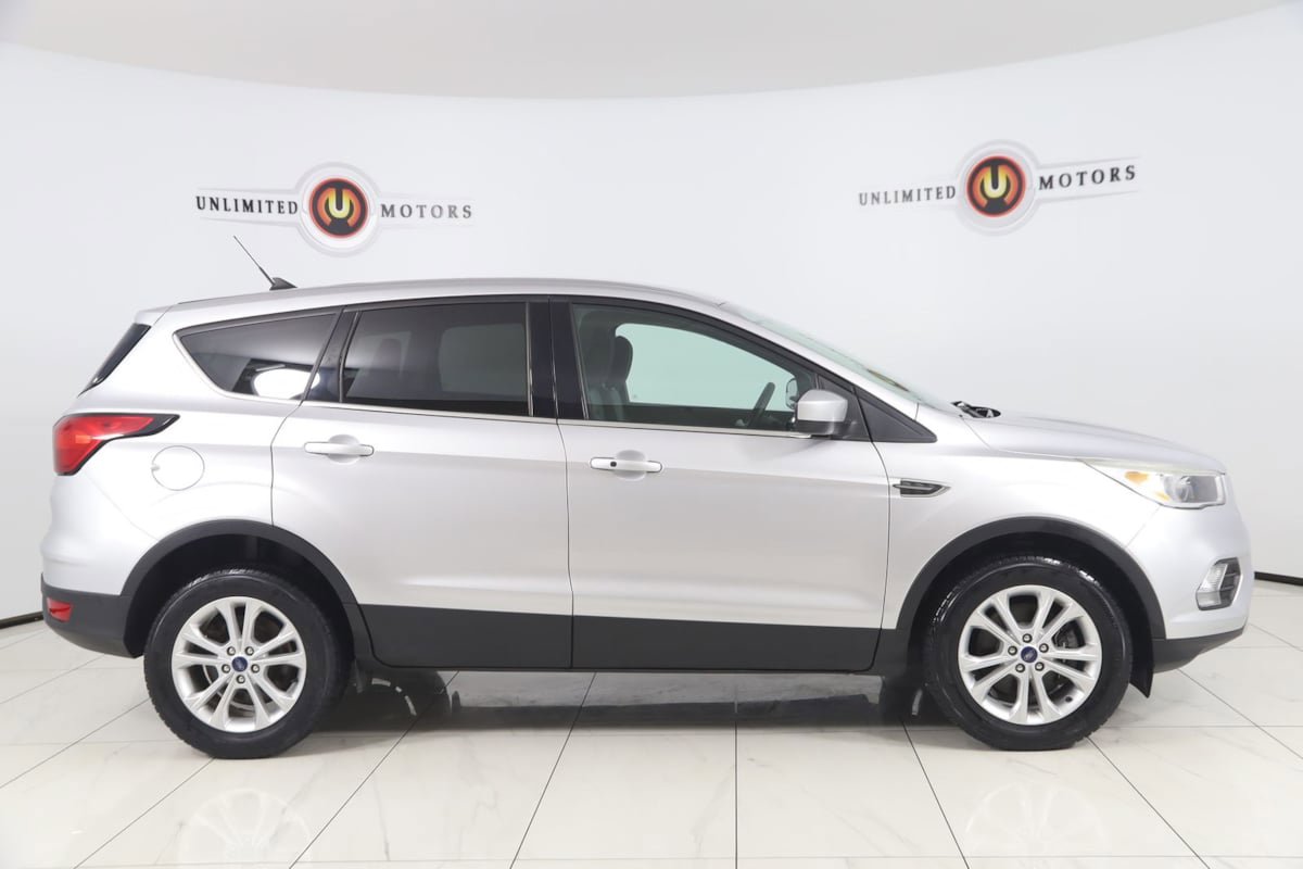 Used 2019 Ford Escape SE AWD/4WD image 2