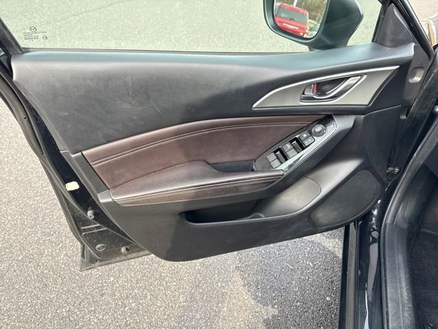 Used 2018 MAZDA MAZDA3 Touring image 15