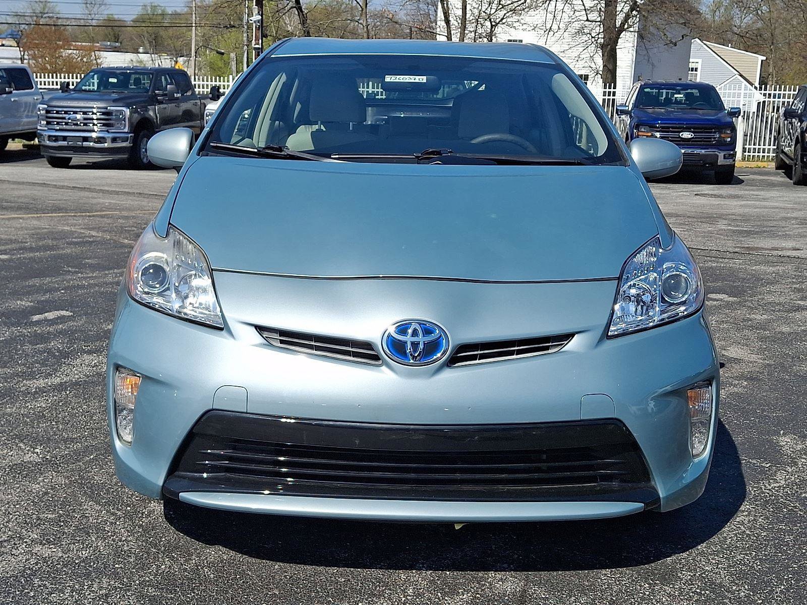 Used 2014 Toyota Prius Two FWD image 2