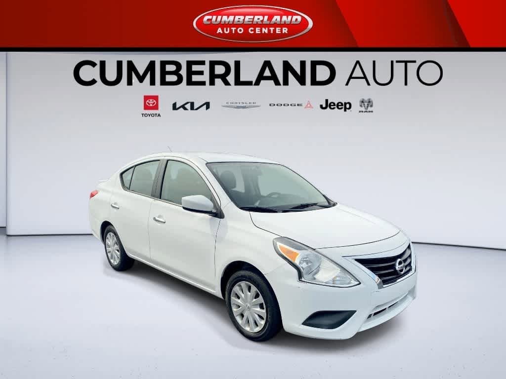 Used 2019 Nissan Versa SV FWD image 1