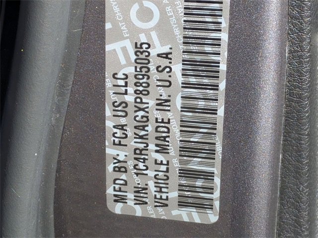 Certified 2023 Jeep Grand Cherokee L Laredo image 33