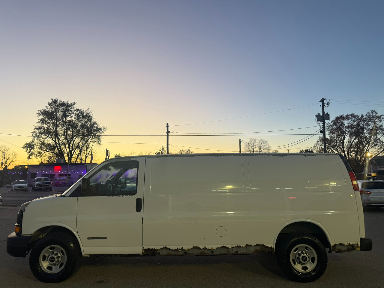 Used 2004 GMC Savana 3500 Extended image 2