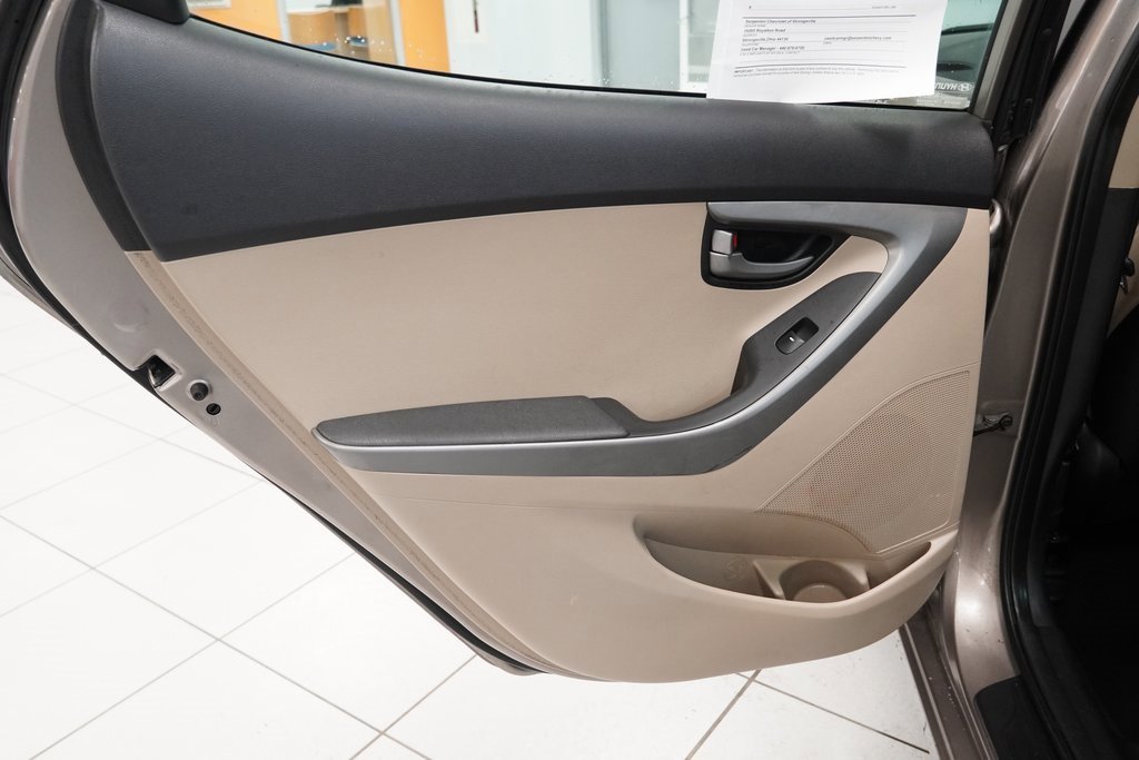 Used 2015 Hyundai Elantra SE image 22