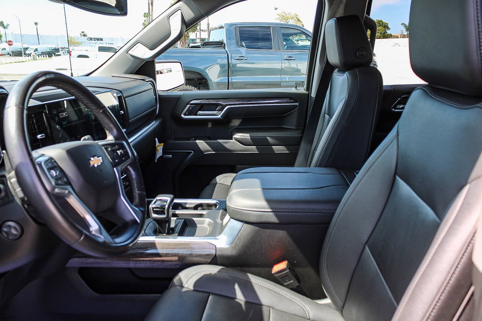Used 2023 Chevrolet Silverado 1500 LTZ w/ LTZ Convenience Package II image 16
