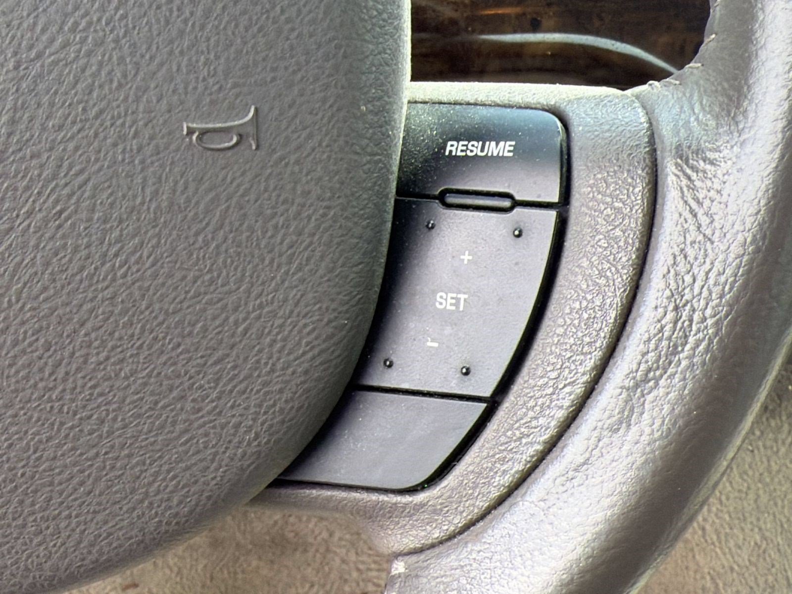 Used 2010 Mercury Grand Marquis LS RWD image 22