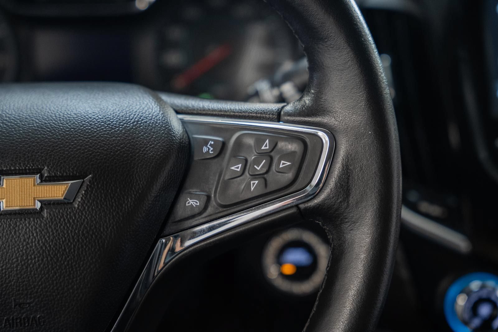 Used 2018 Chevrolet Cruze Premier FWD image 30