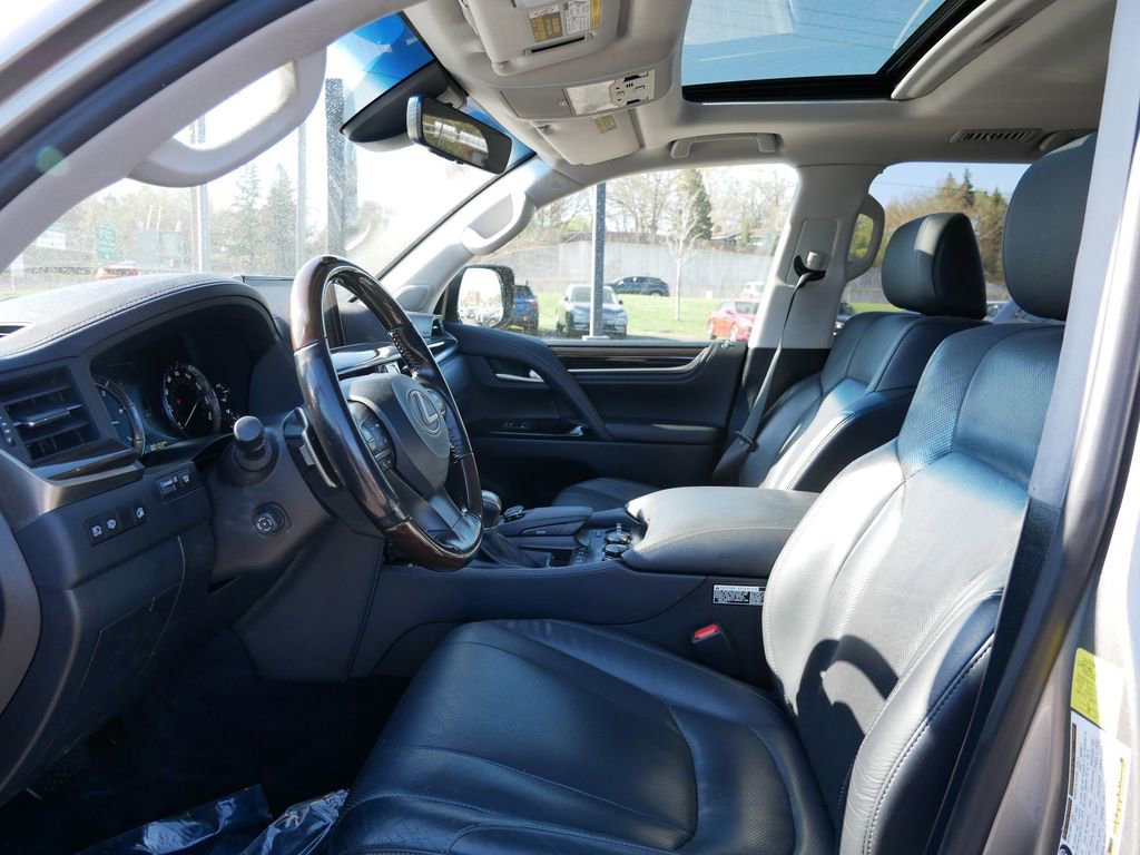 Used 2018 Lexus LX 570 4WD image 9
