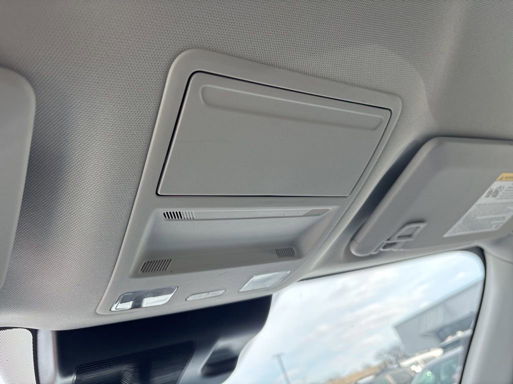 Used 2025 Ford Maverick XL w/ Equipment Group 101A image 22