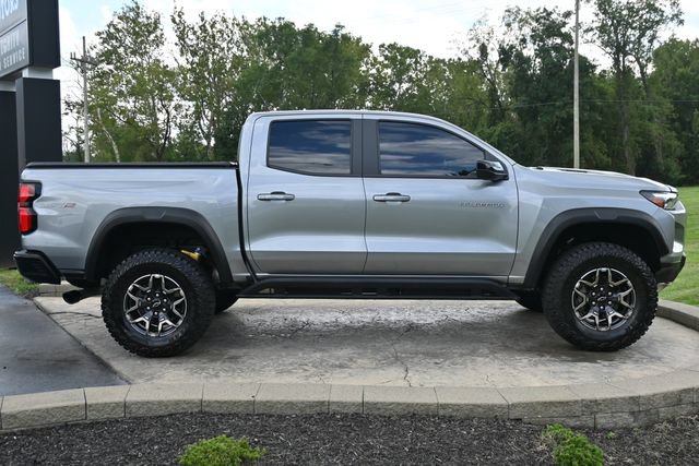 Used 2025 Chevrolet Colorado ZR2 w/ Technology Package AWD/4WD image 4