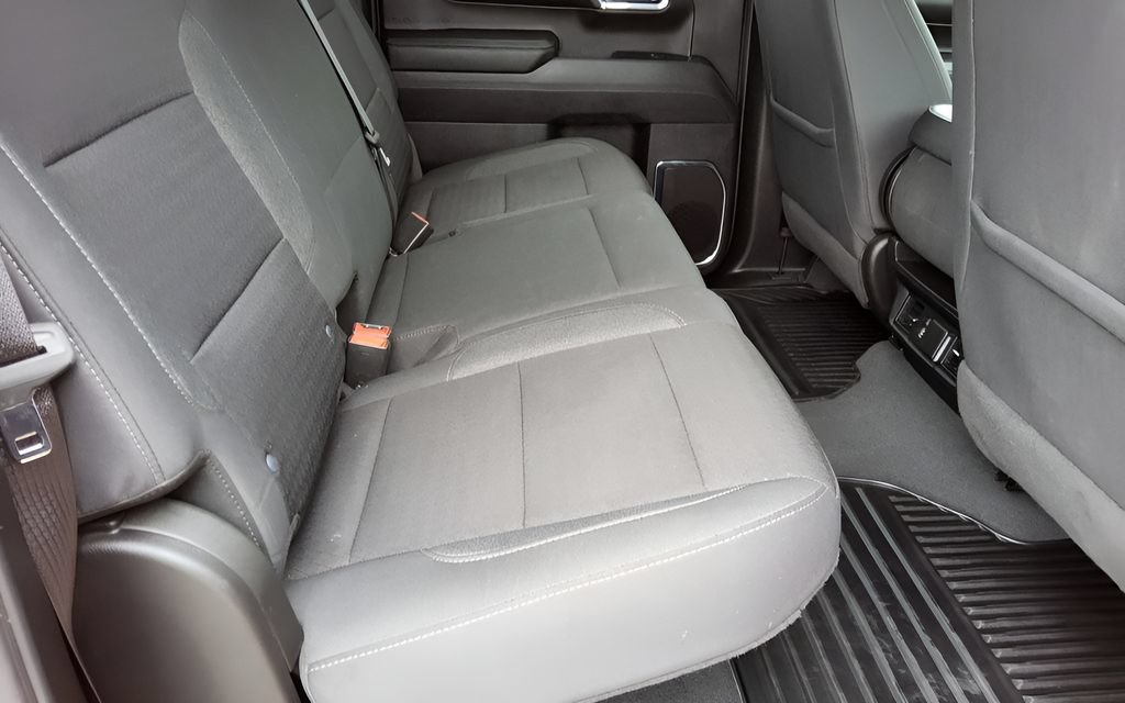 Used 2024 Chevrolet Silverado 1500 LT AWD/4WD image 32
