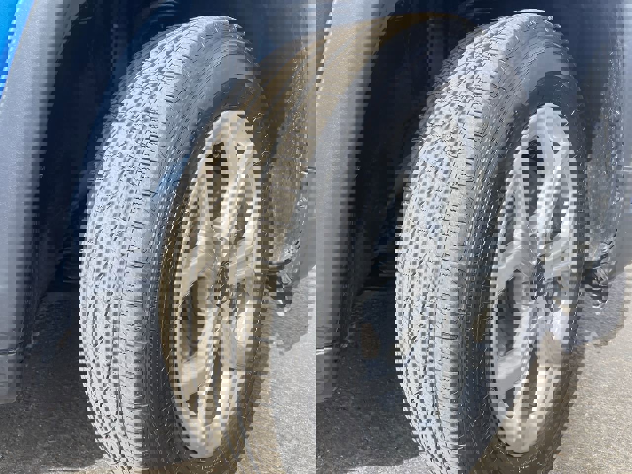 Used 2025 Jeep Compass Latitude AWD/4WD image 9