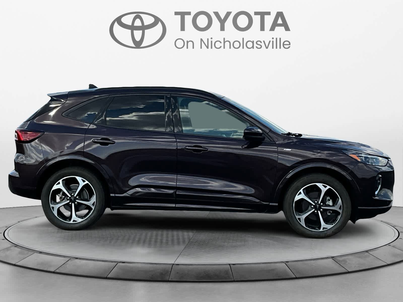 Used 2023 Ford Escape ST-Line Elite image 6