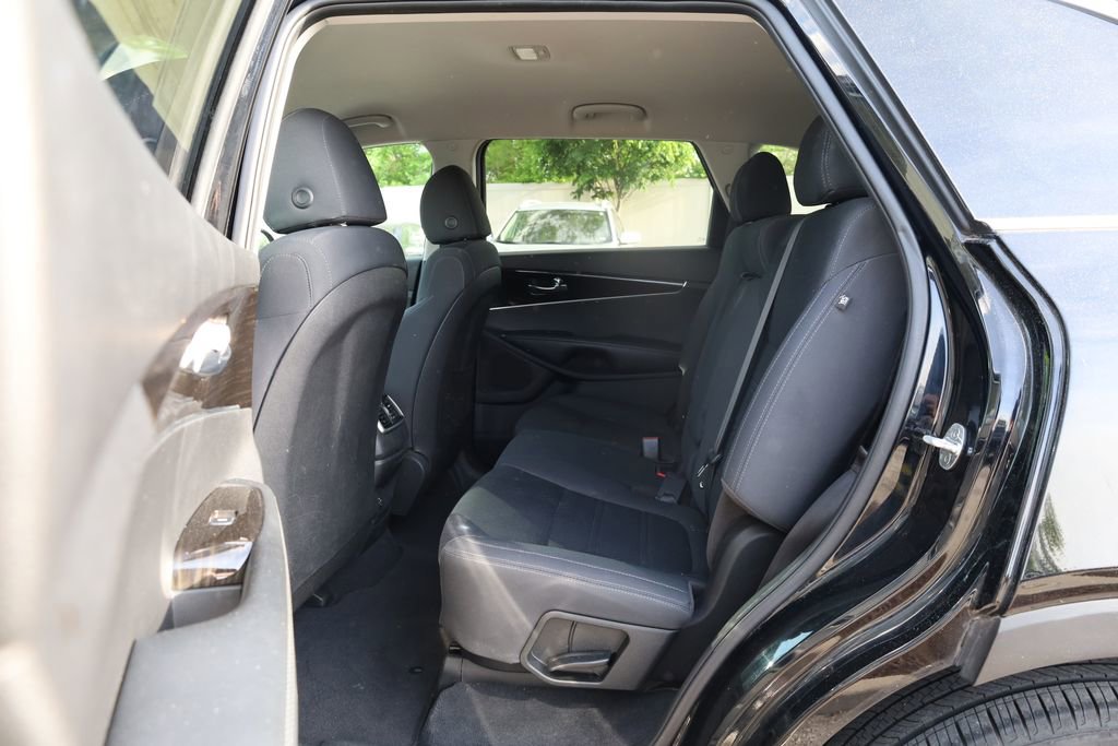 Used 2019 Kia Sorento L FWD image 21