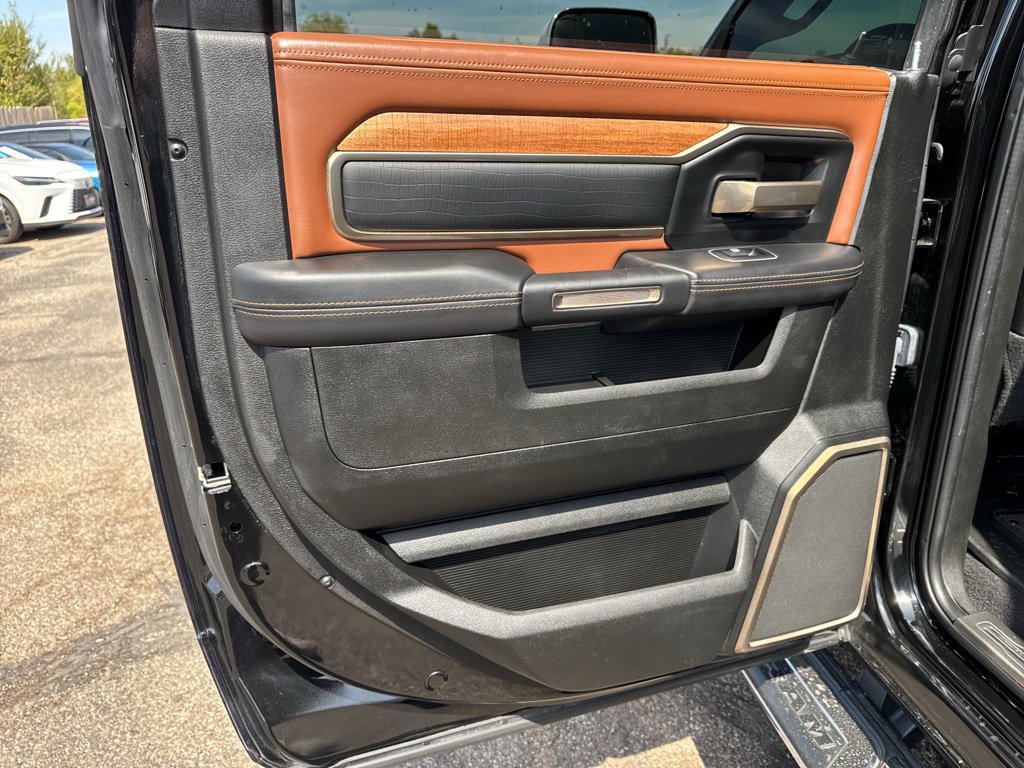 Used 2022 RAM 3500 Limited AWD/4WD image 39