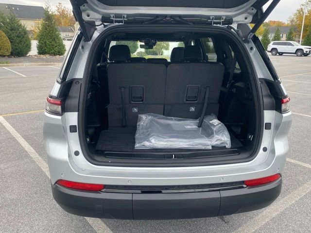 New 2025 Jeep Grand Cherokee L Limited w/ Luxury Tech Group II AWD/4WD image 7