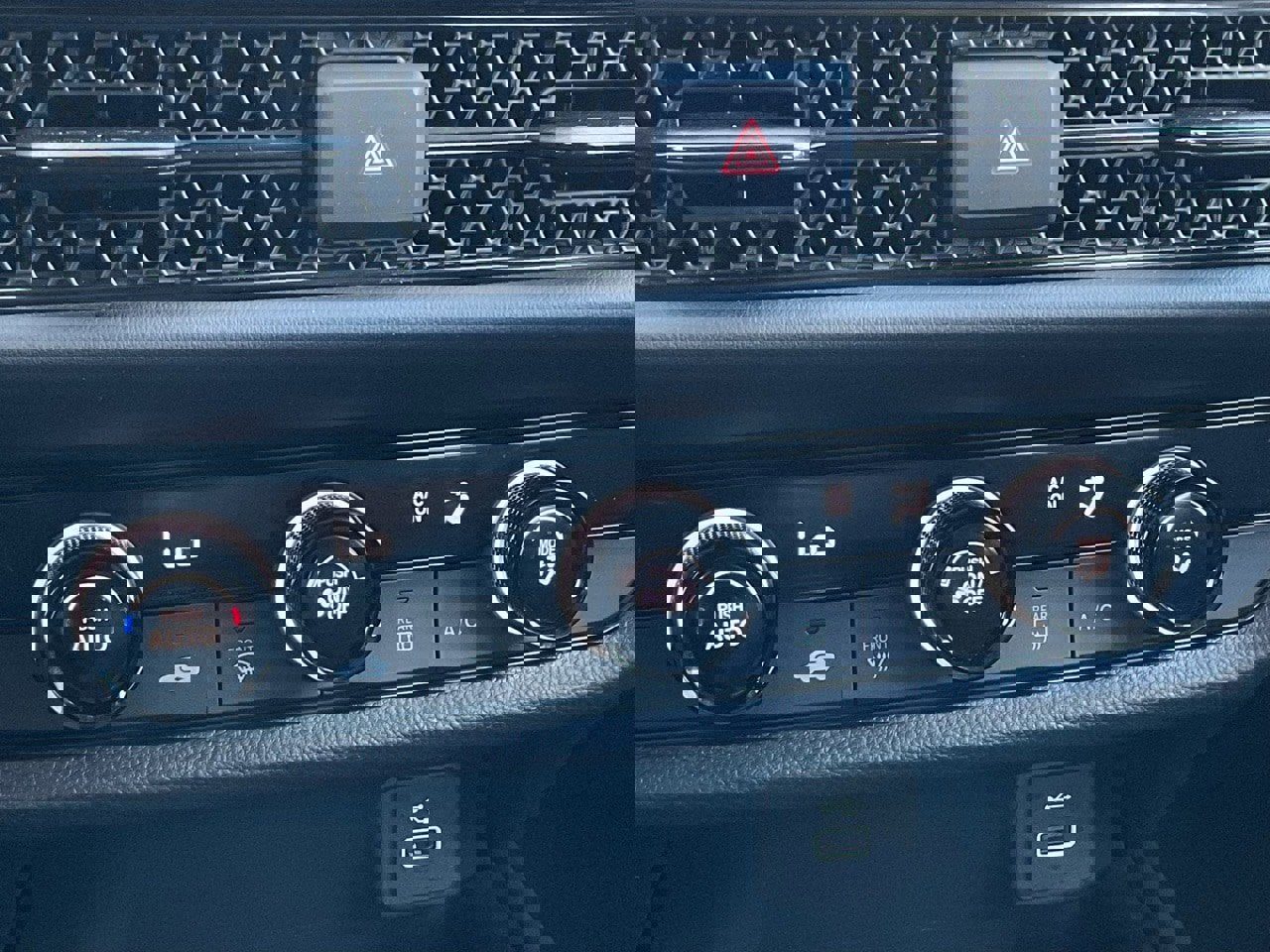 Used 2025 Honda HR-V LX image 32