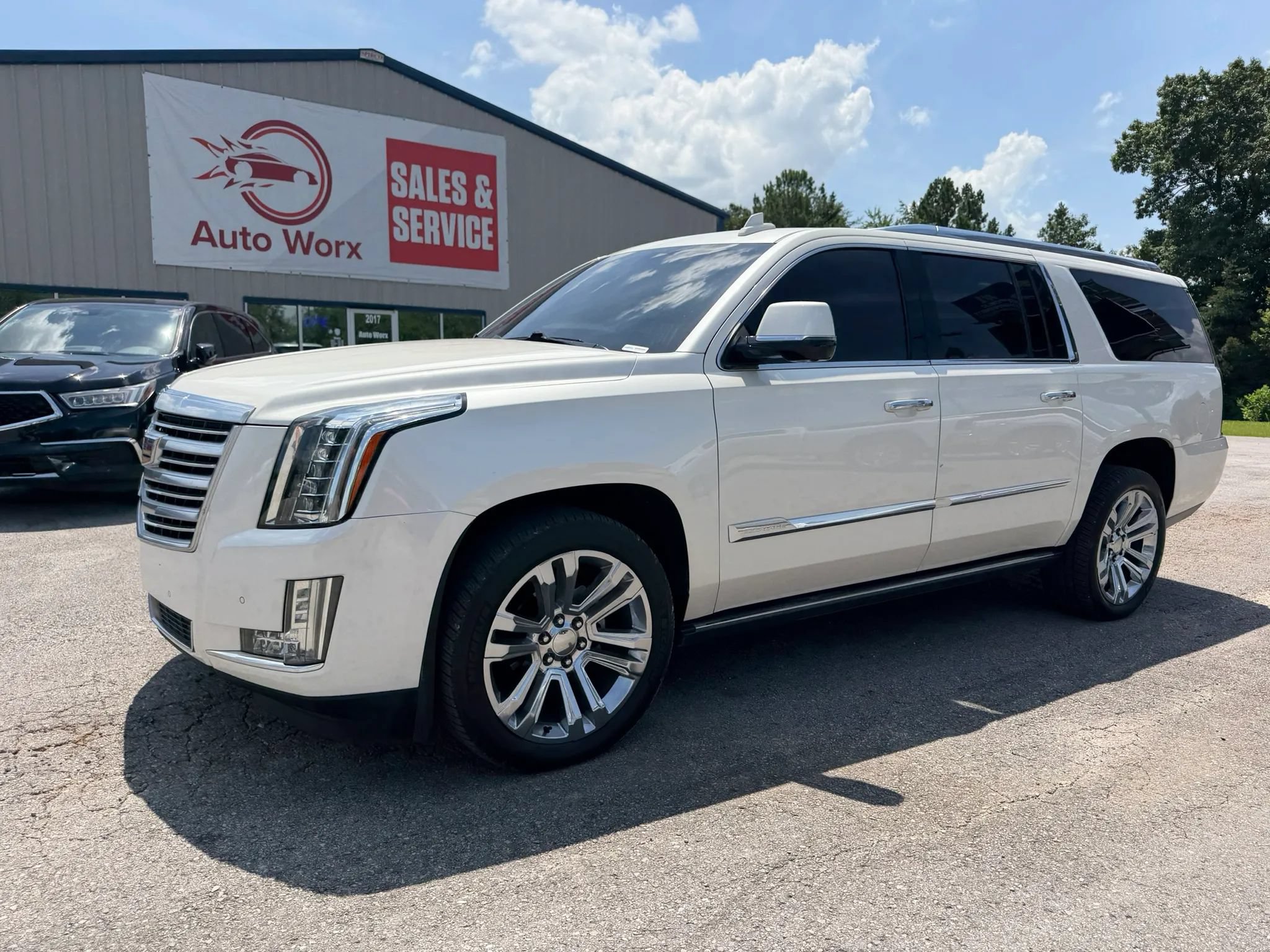Used 2015 Cadillac Escalade ESV Platinum AWD/4WD image 7