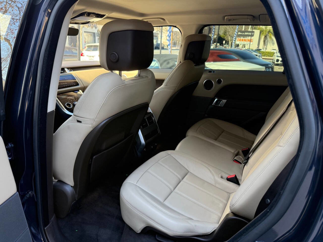 Used 2019 Land Rover Range Rover Sport SE image 31