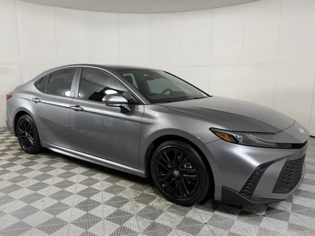 Used 2025 Toyota Camry SE FWD image 6