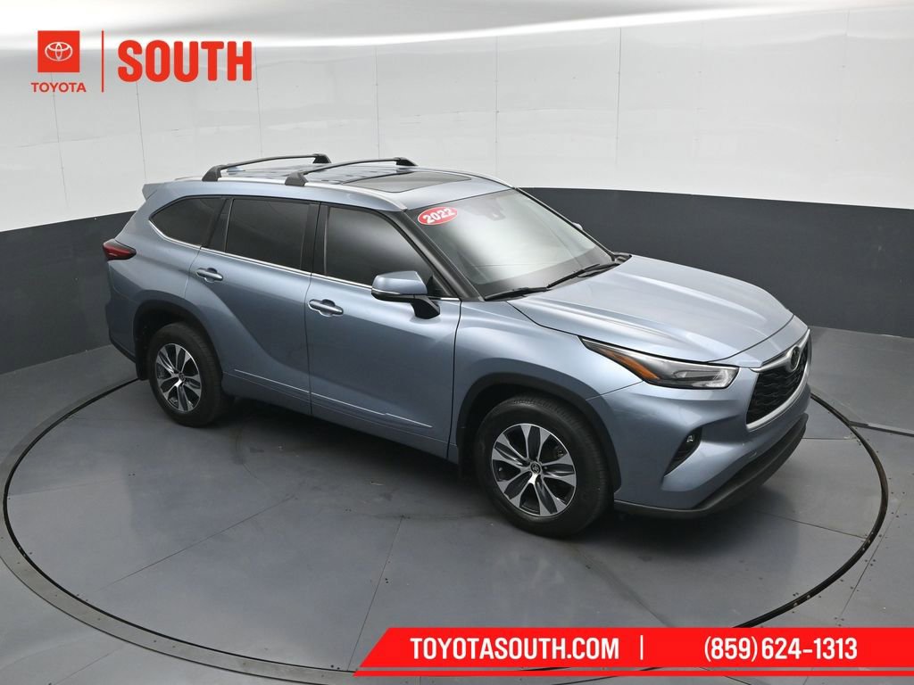 Used 2022 Toyota Highlander XLE AWD/4WD image 53