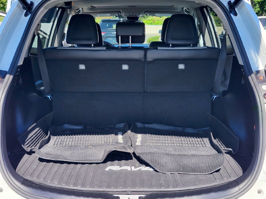 Used 2017 Toyota RAV4 Platinum w/ All Weather Liner Package AWD/4WD image 32