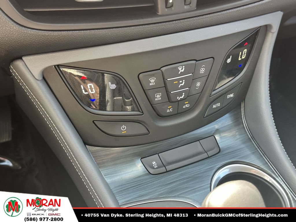 Certified 2019 Buick Envision Essence FWD image 26