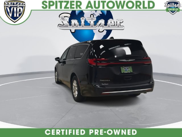 Used 2024 Chrysler Pacifica Touring-L FWD image 13