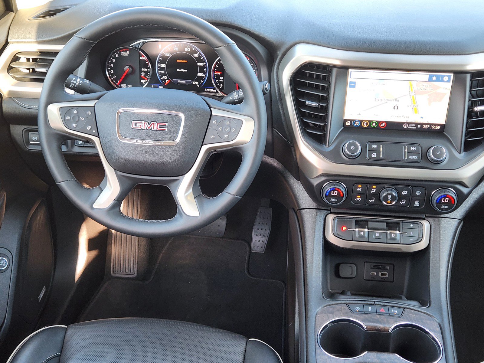 Used 2023 GMC Acadia Denali w/ Denali Ultimate Package FWD image 10