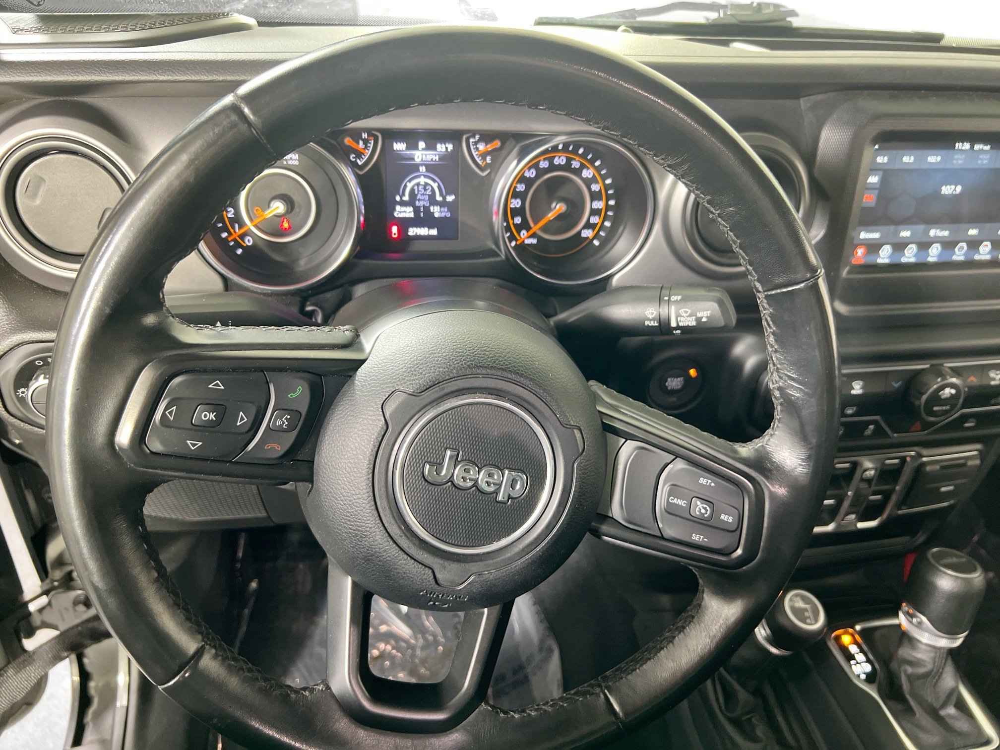 Used 2022 Jeep Gladiator Willys AWD/4WD image 11