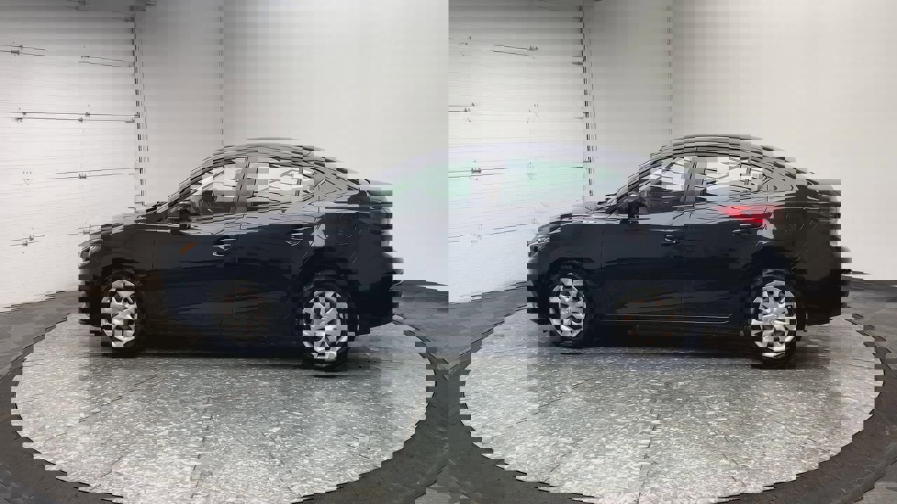 Used 2015 MAZDA MAZDA3 i Sport image 28