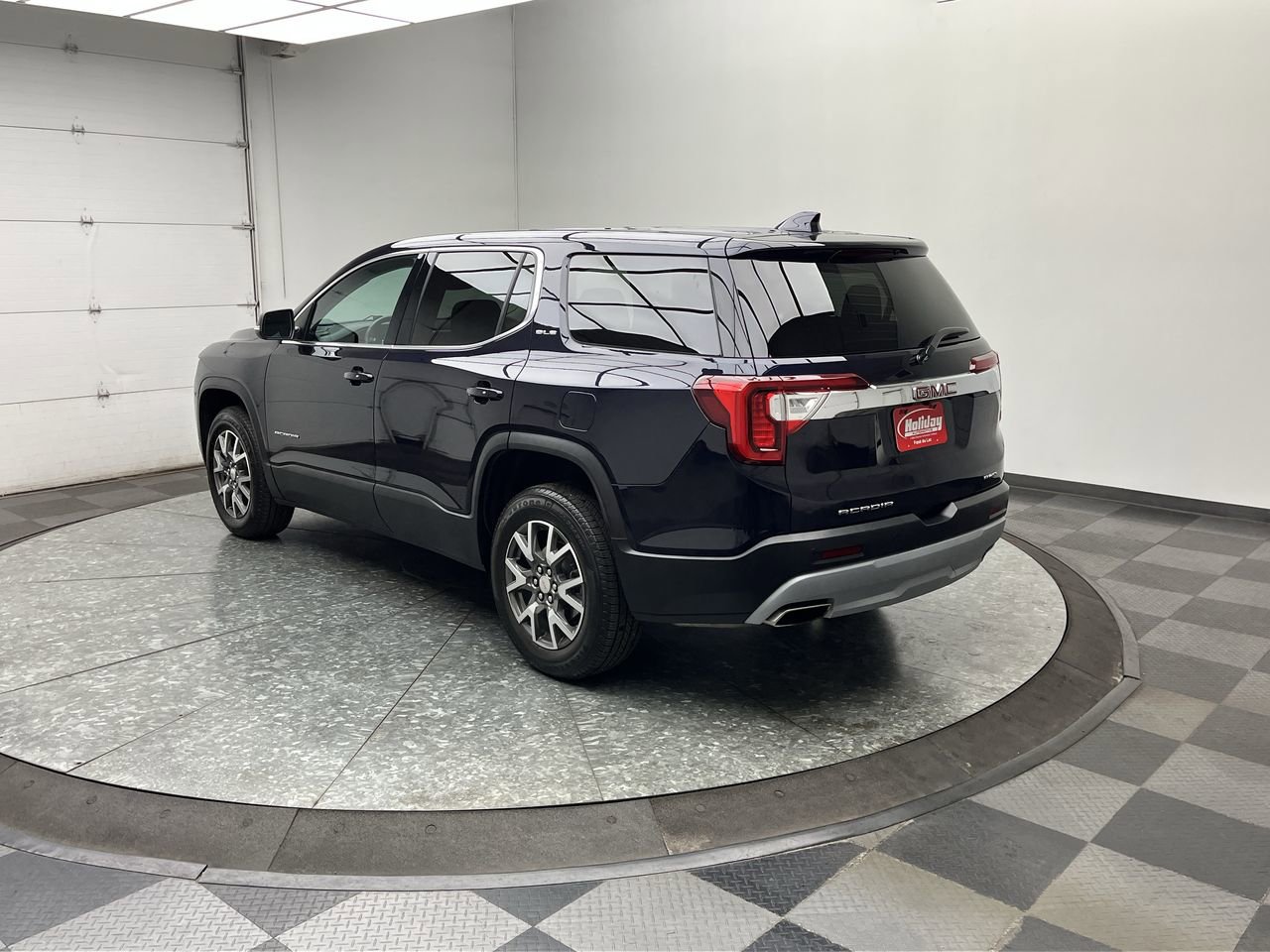 Certified 2022 GMC Acadia SLE AWD/4WD image 2
