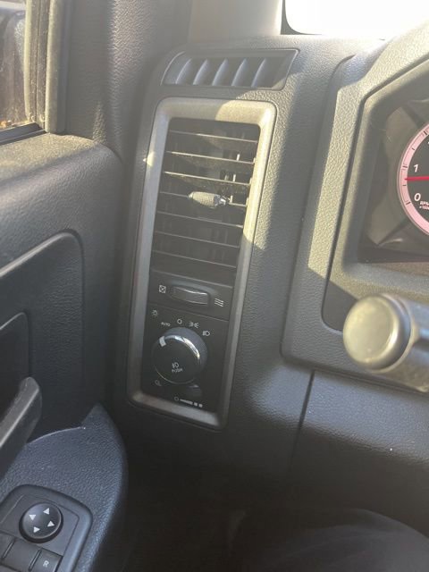 Used 2015 RAM 1500 Express AWD/4WD image 10